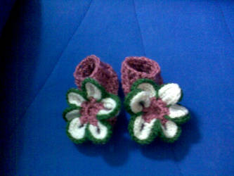 Crochet baby flower booties