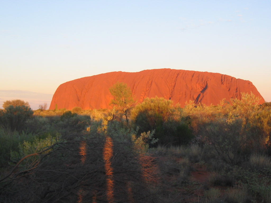 Allira In Rocks ayers rock II by eliiiiza on DeviantArt