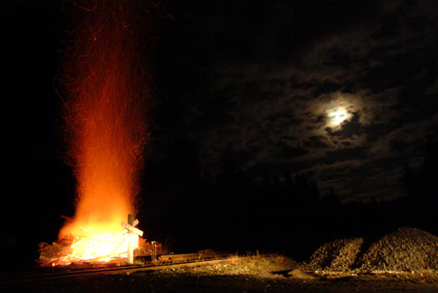 fire moon by Rainforest on DeviantArt