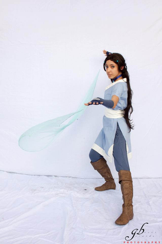 Katara cosplay - Water bending demonstration