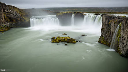 Godafoss by TomazKlemensak