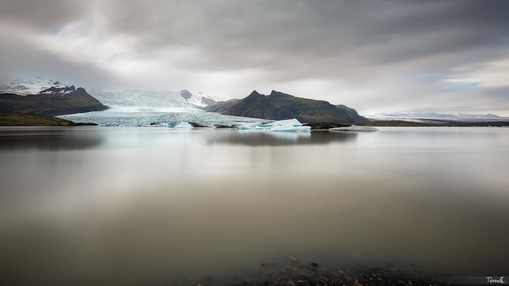 Glacier lake Fjallsarlon by TomazKlemensak