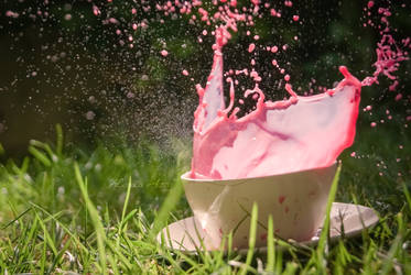 Pink explosion by Alessia-Izzo