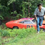 Bo and Luke Duke the Giants run from General Lee