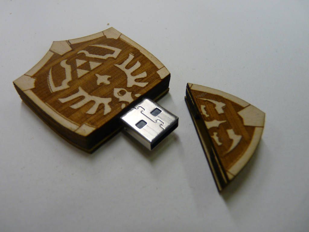 Hyrule Shield USB by zantaff