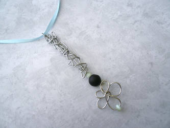 Stone Snowflake V -- Stealth Bubble Wand Necklace