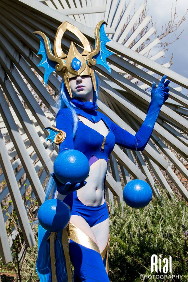 Atlantean Syndra Cosplay