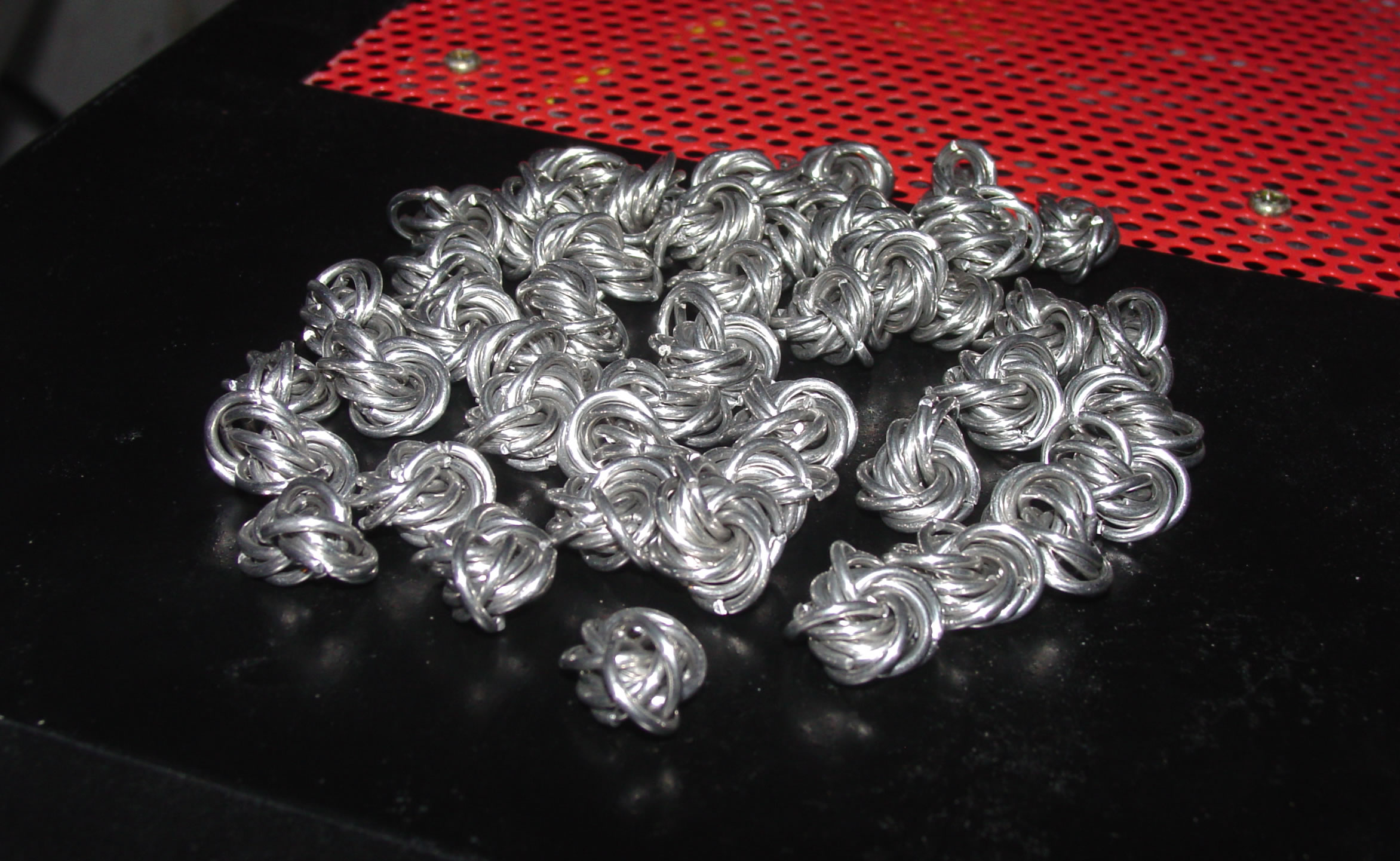Mobius Balls by zikes