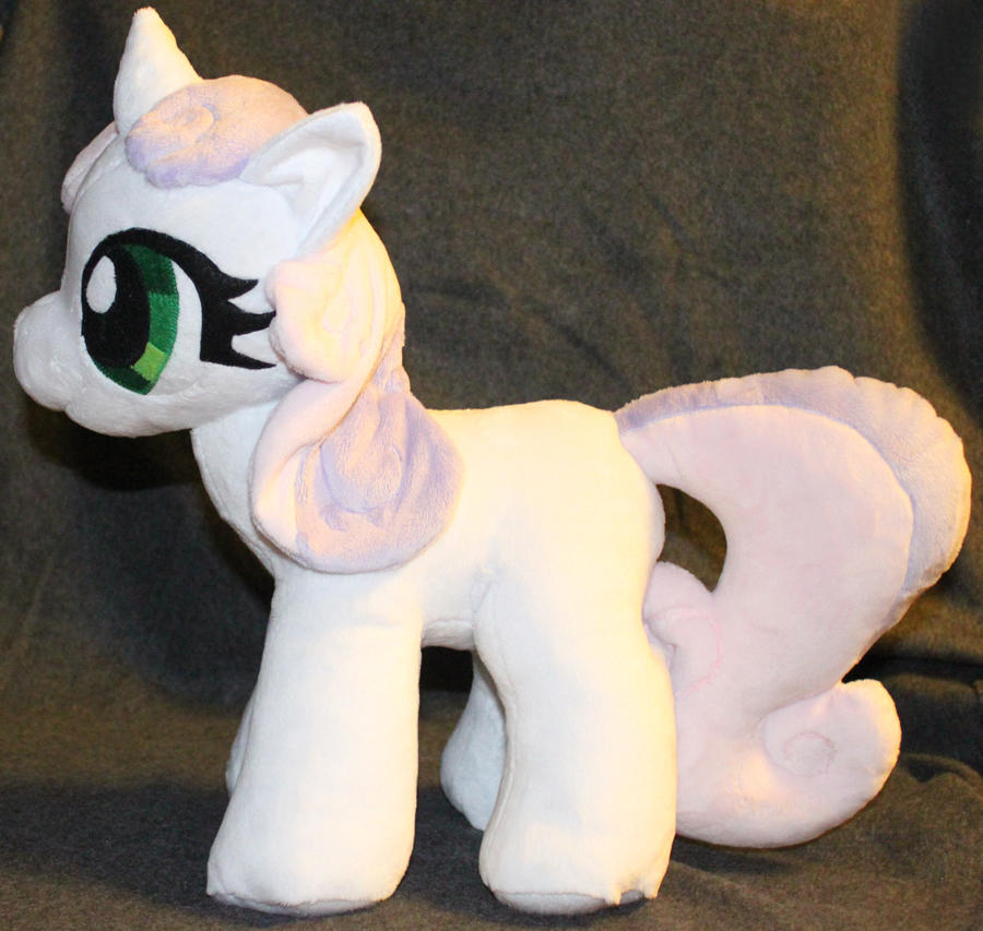 Sweetie Belle by TheSleepyMonster on DeviantArt