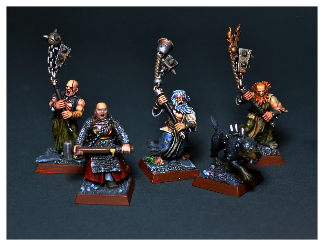 Mordheim Flagelants With Priest And Warhound