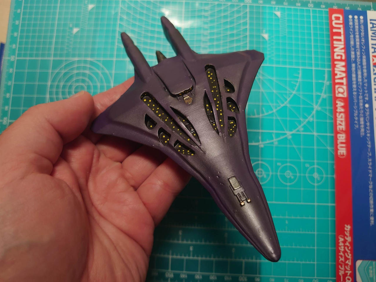 Stargate Wraith cruiser by tomperys on DeviantArt