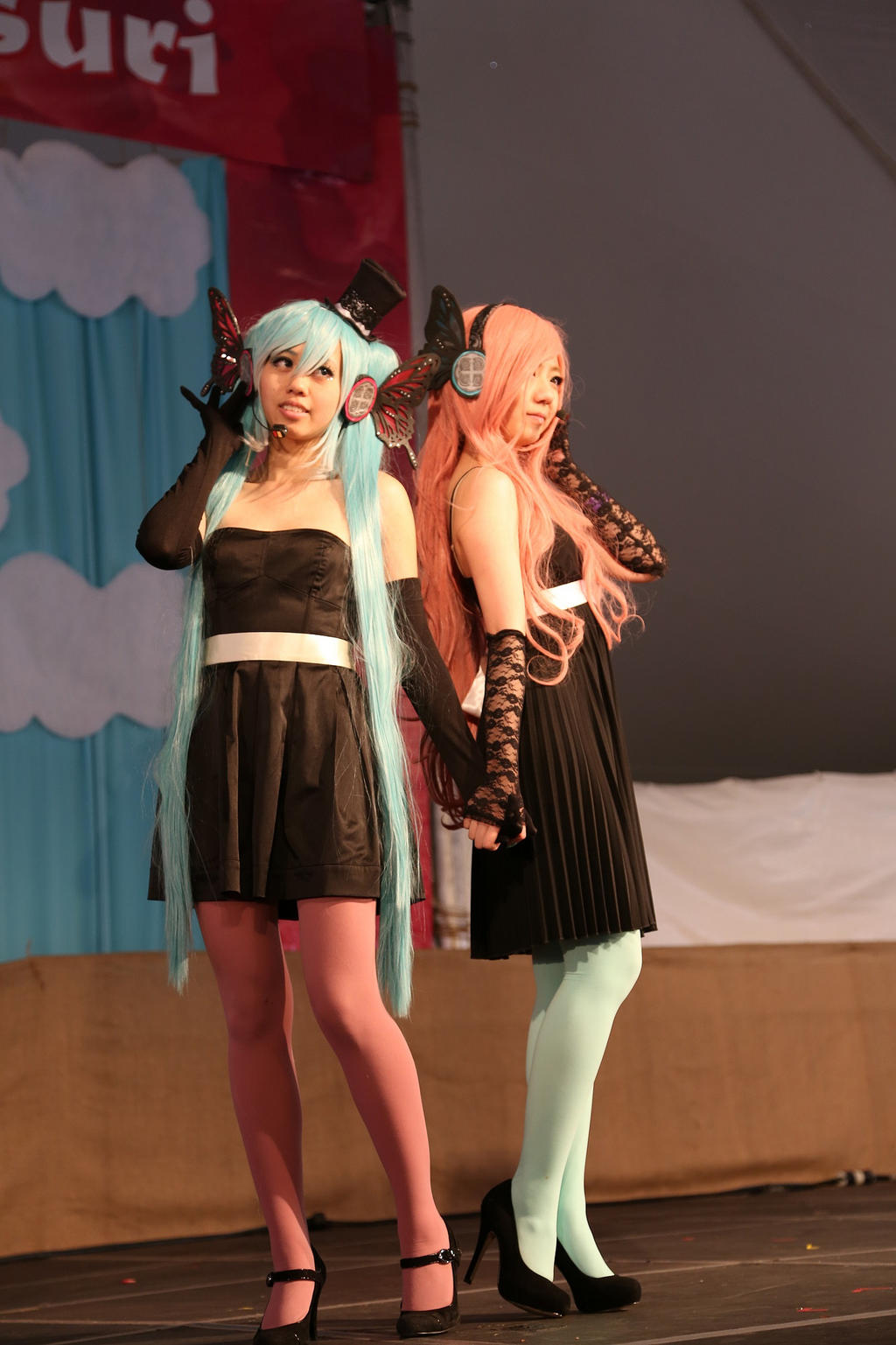 Miku Hastune and Luka Megurine (Magnet Version) by reenimochi