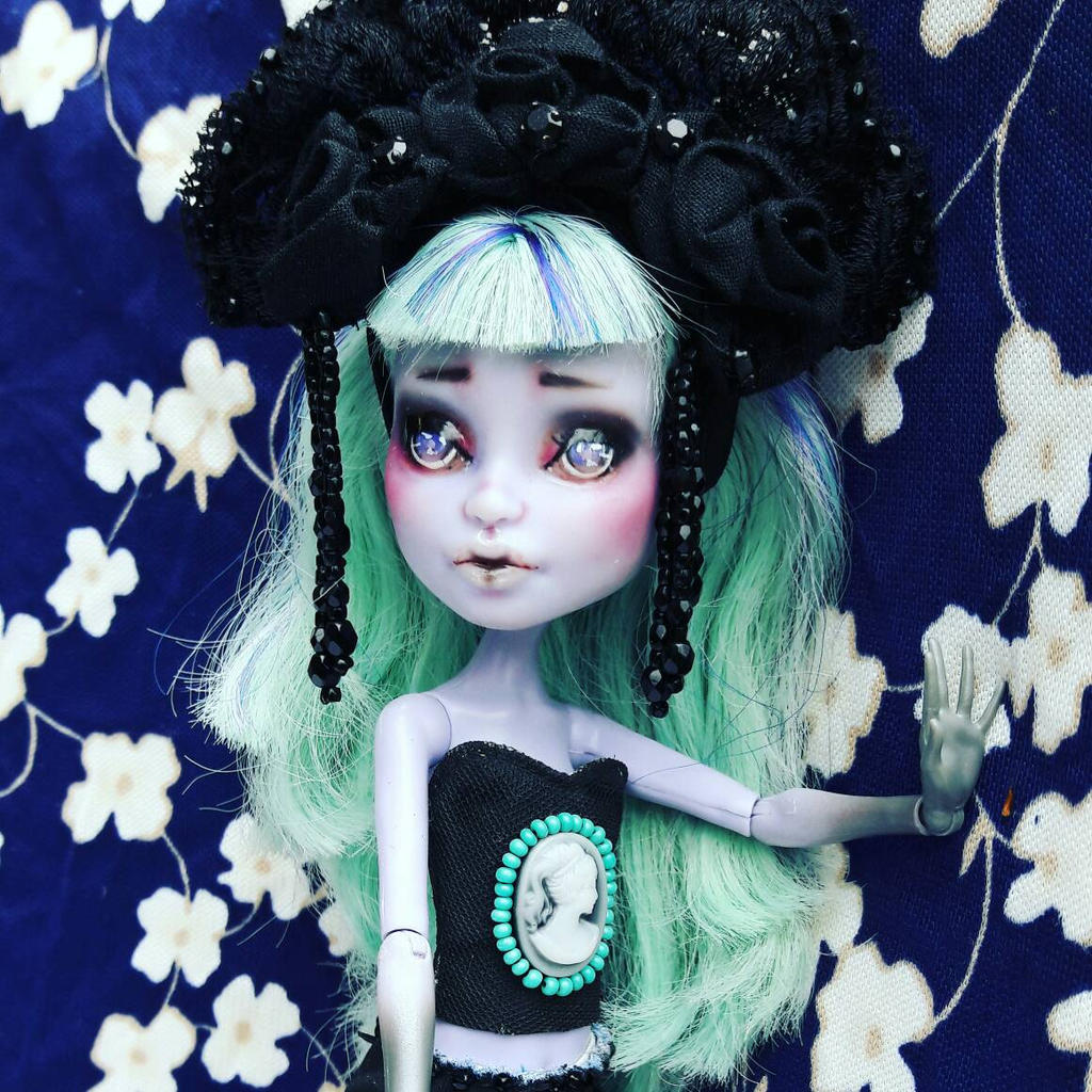 Pastel Goth Monster By Manumaleficircus On Deviantart