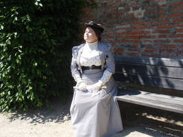 Sunny day (victorian dress)