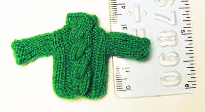 Knitted mini pullover