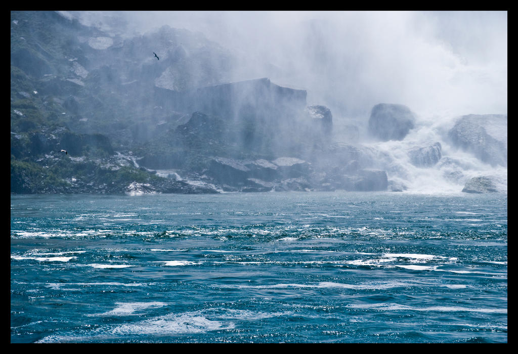 Mist amidst the Rocks