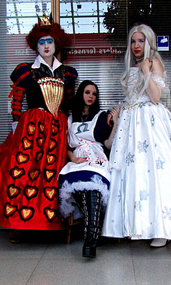 Alice And The Two Queens By Bridget07 On DeviantArt alice-and-the-two-queens-by-bridget07-on-deviantart
