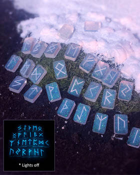 Night-glowing Ice Runes