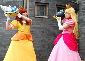 Daisy vs Peach!