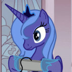 Luna is a Gamer-Pony by xHalesx