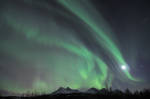 Auroras above Mjelle Mountains by SindreAHN