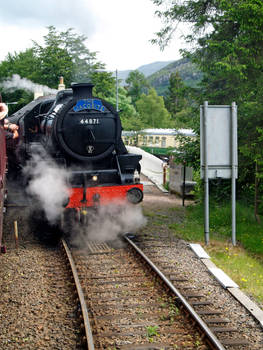 Approaching Glenfinnan