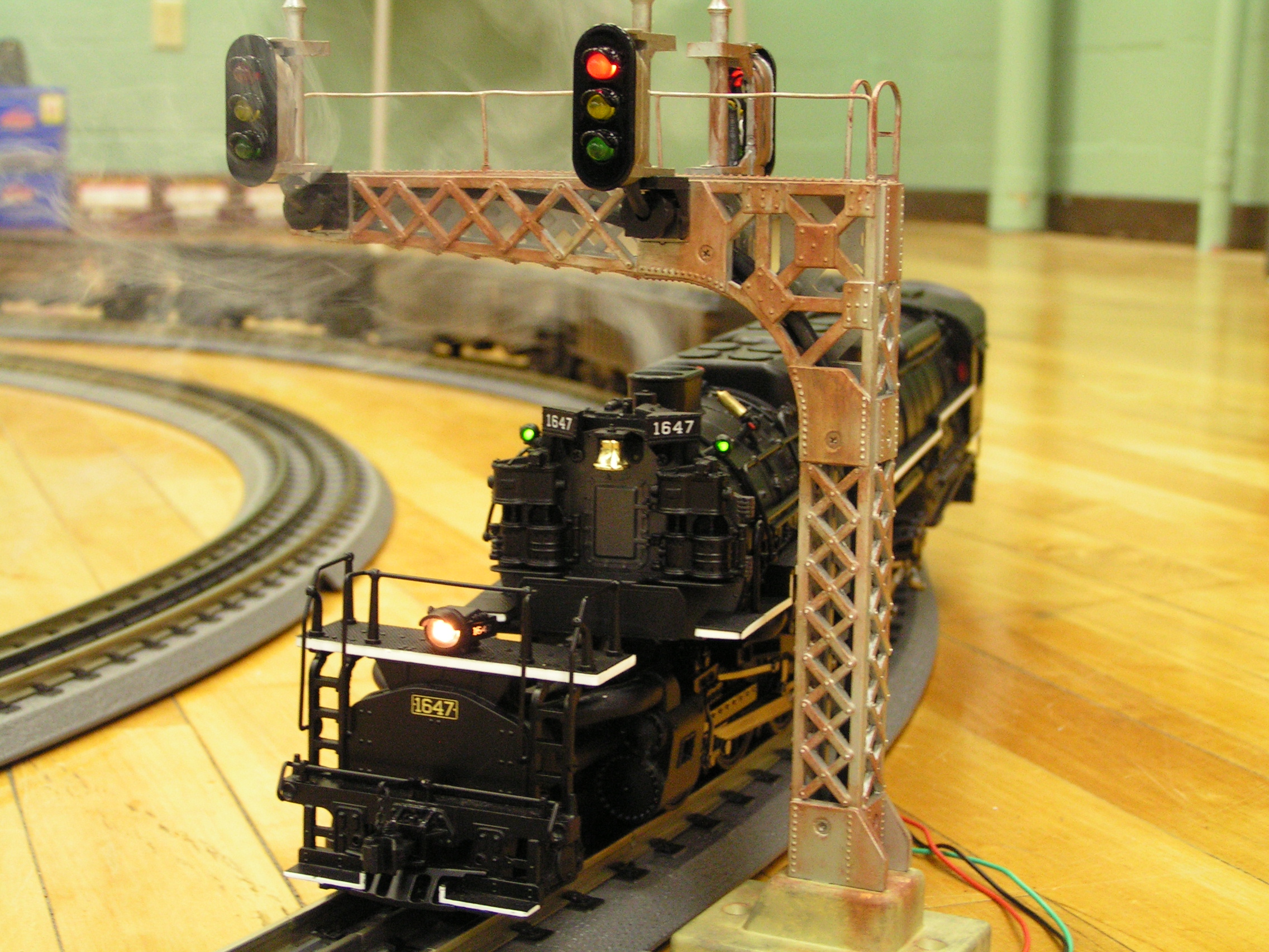 O Gauge 001