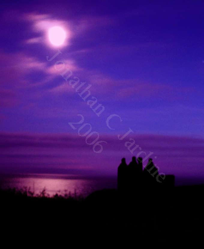 castle in the moonlight by deadedd666 on DeviantArt
