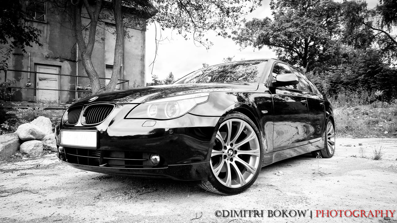 black BMW 530i e60