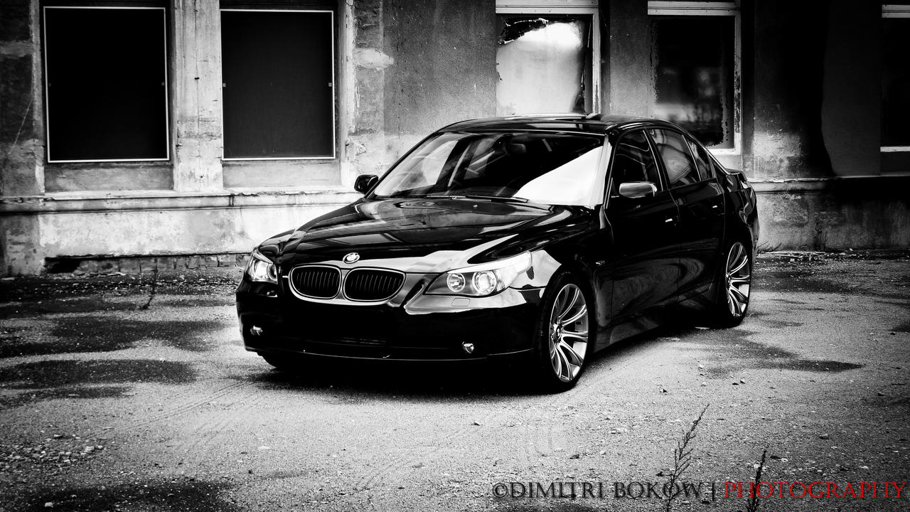 black BMW 530i e60