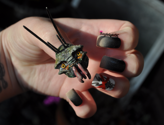 District 9 Nail Art - Prawn