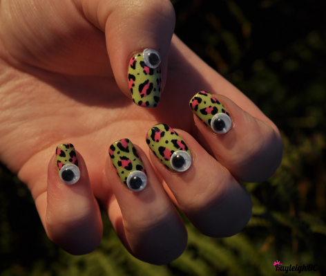 Googly Nail Art