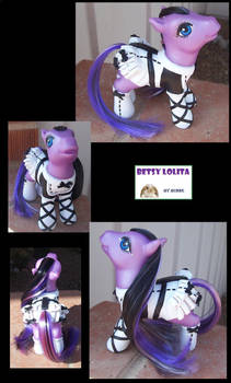 Betsy - a Lolita pony