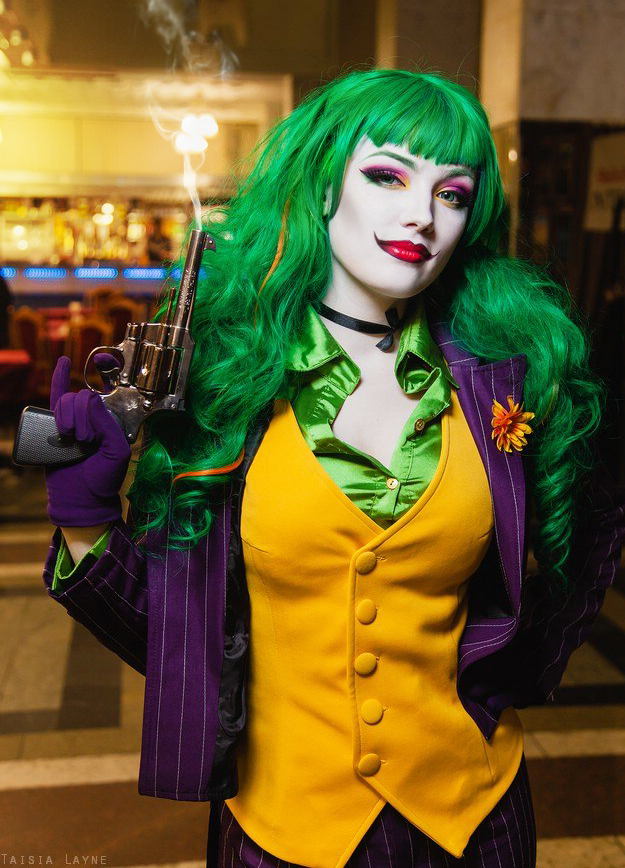 Fem Joker cosplay