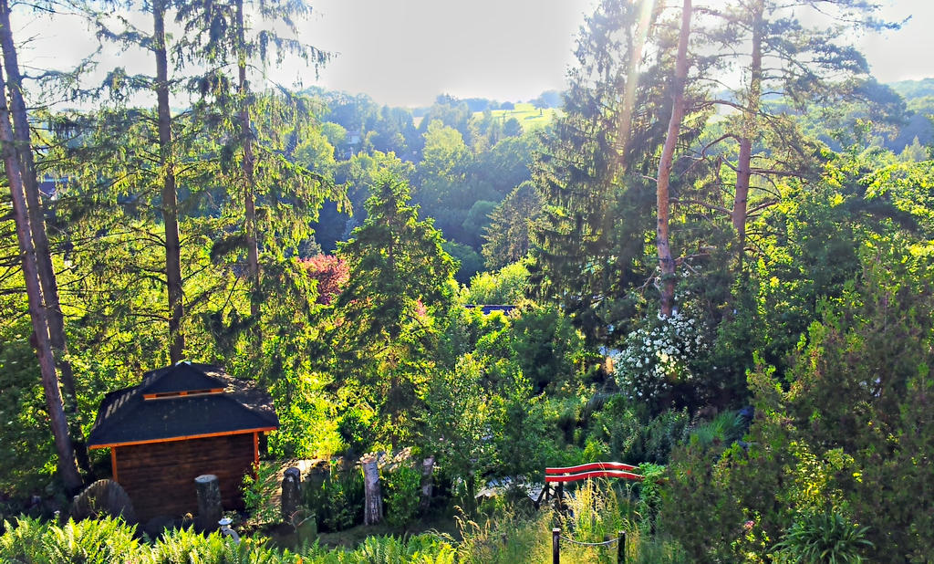 Breitenfurt Garden 20140608 191025 Hdr