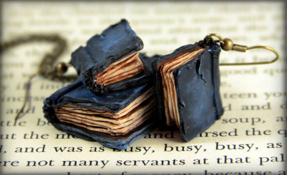 Beloved Books Jewelry Set