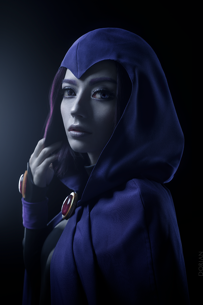 Raven portrait