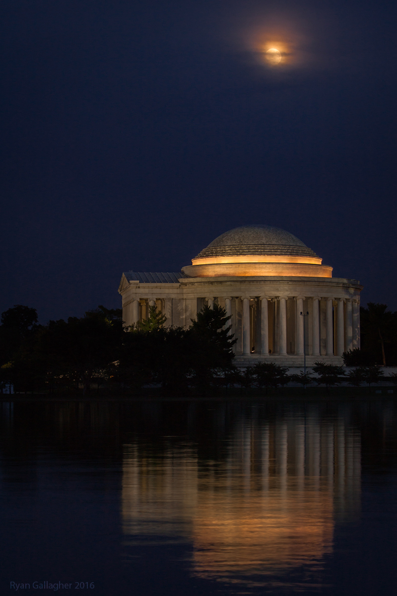 Moonrise Over the Thomas Jefferson Memorial