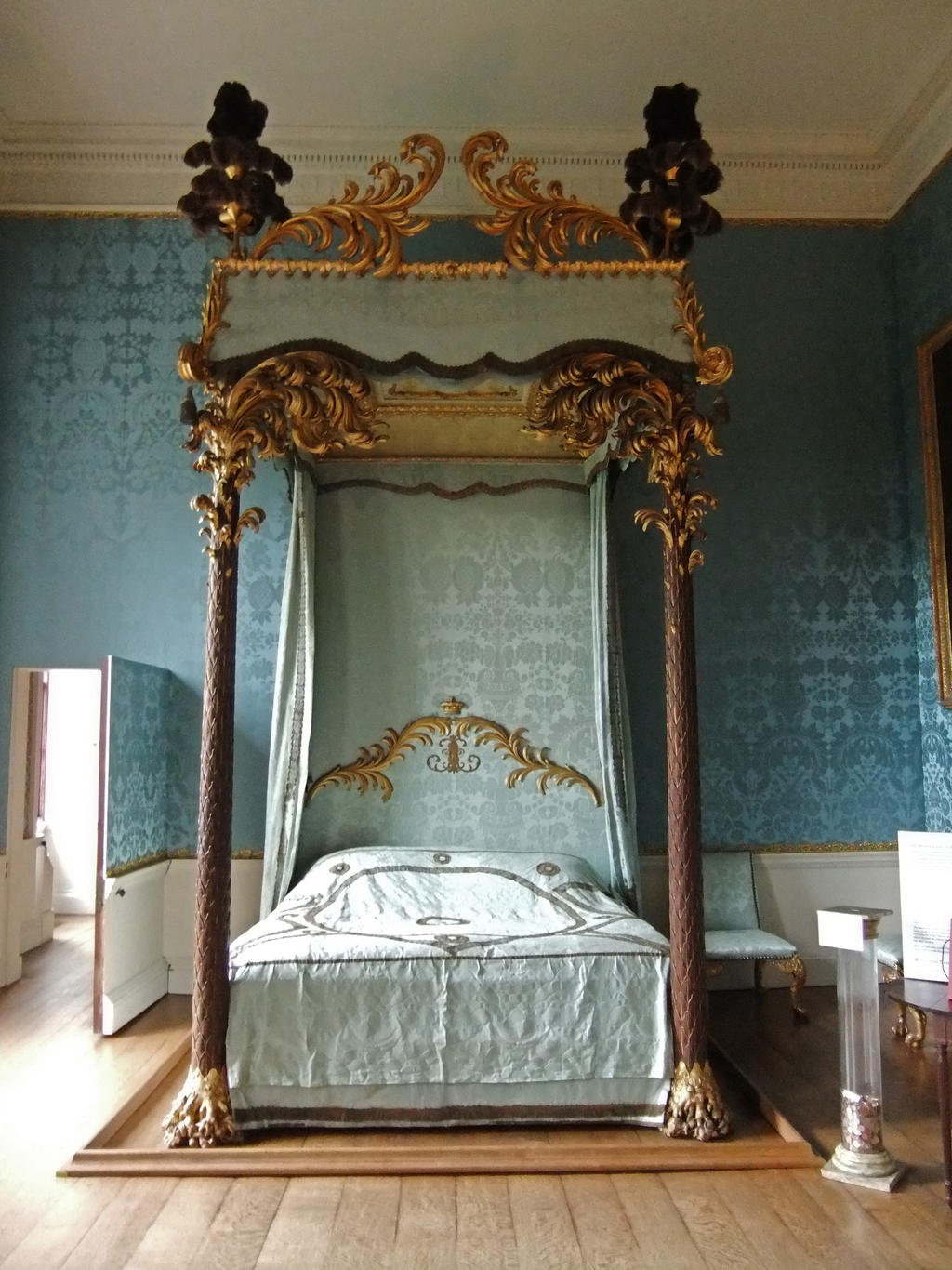 Four Poster Bed by fuguestock