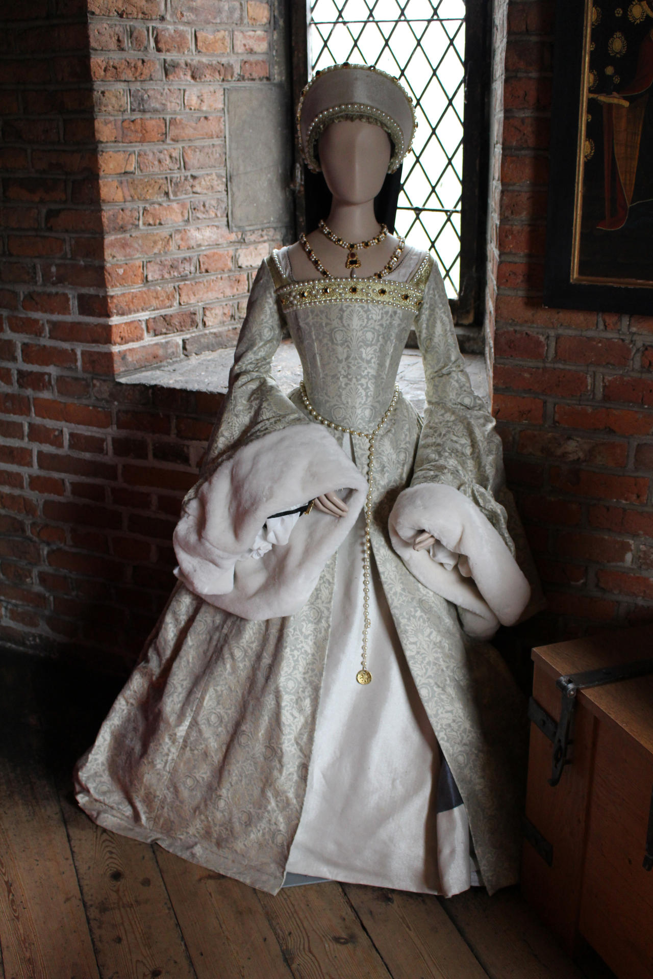 Catherine Howard's Dress 1