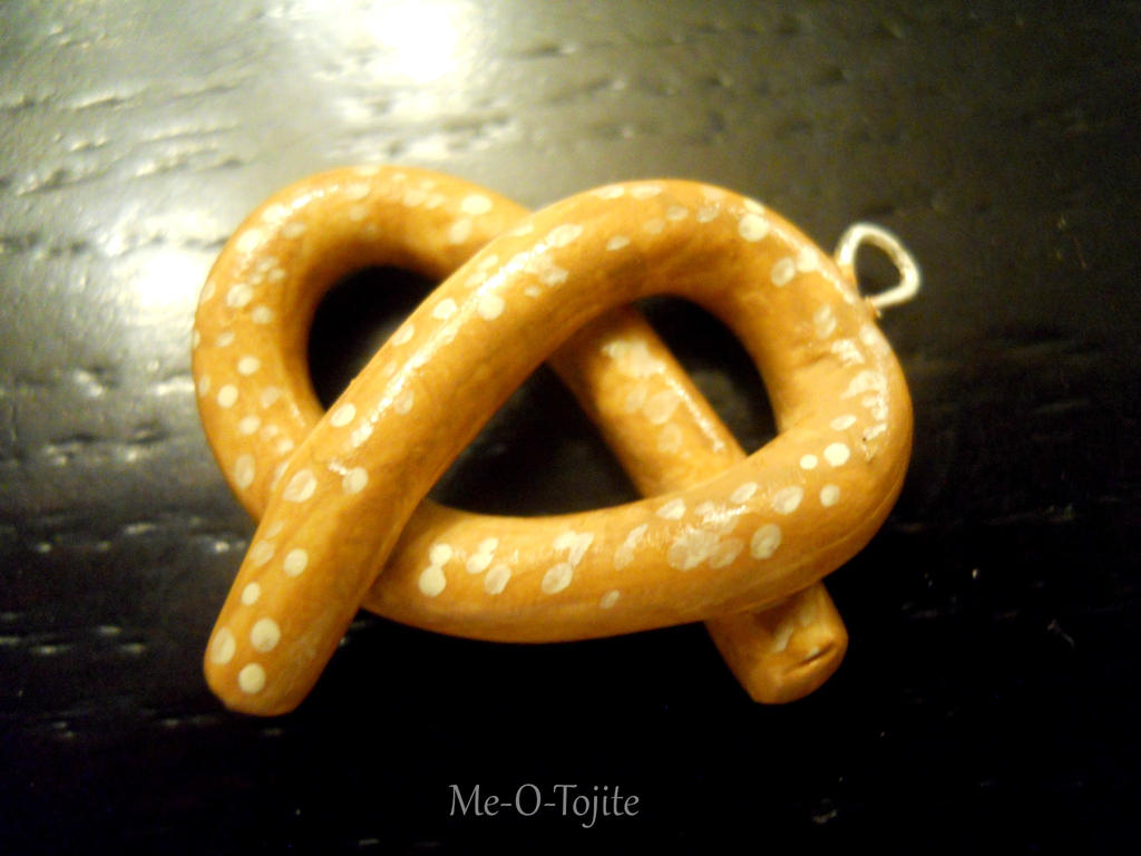 Soft Pretzel Charm