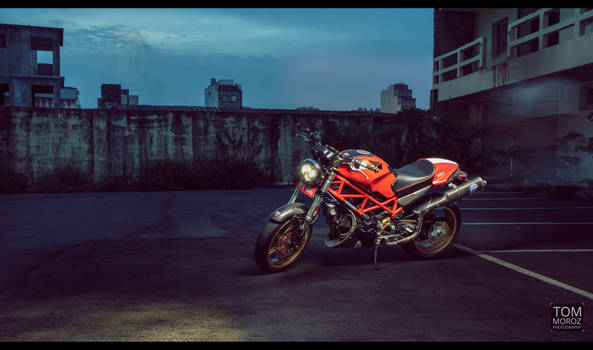 Ducati 695