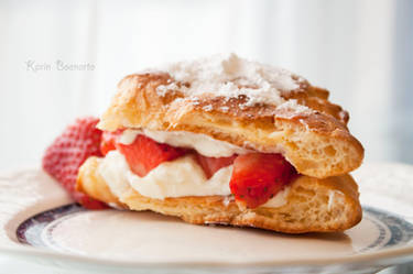 Strawberry Creampuff