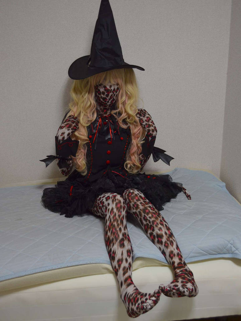 Witch Frame Face Less A Faceless witch by riosarayama on DeviantArt