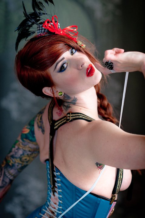 Niki Nix Alt Circus