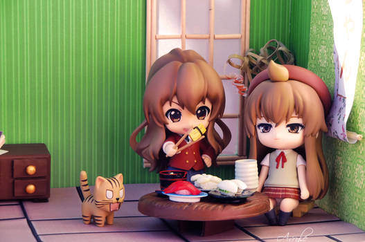 Time to lunch for Chiaki and Taiga!