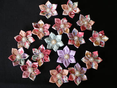 Pointsetta Style Kanzashi