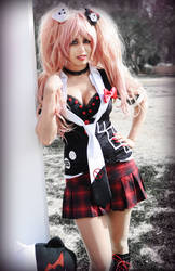 Junko Enoshima Cosplay: SHSL Queen