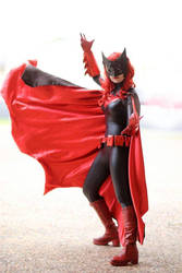 Batwoman Cosplay : Alpha Bat Soldier by Khainsaw