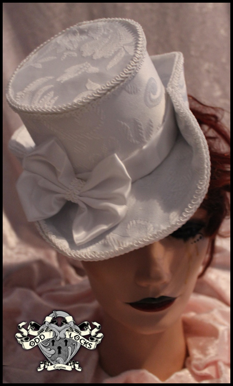 Vanessa Hat in White Brocade